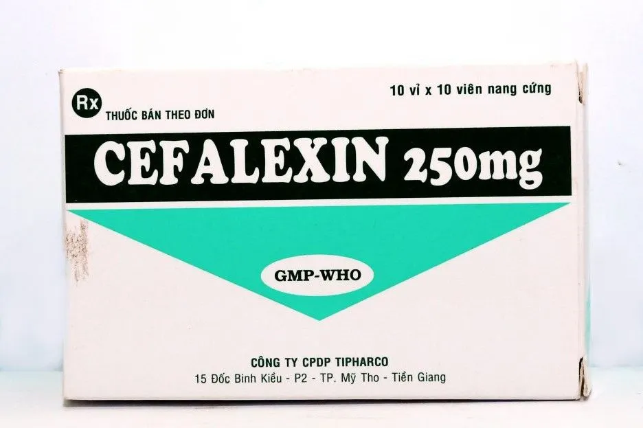 https://cdn.medigoapp.com/product/Cefalexin_250_Tipharco_hop_100v_1161x800_916c012529.jpg