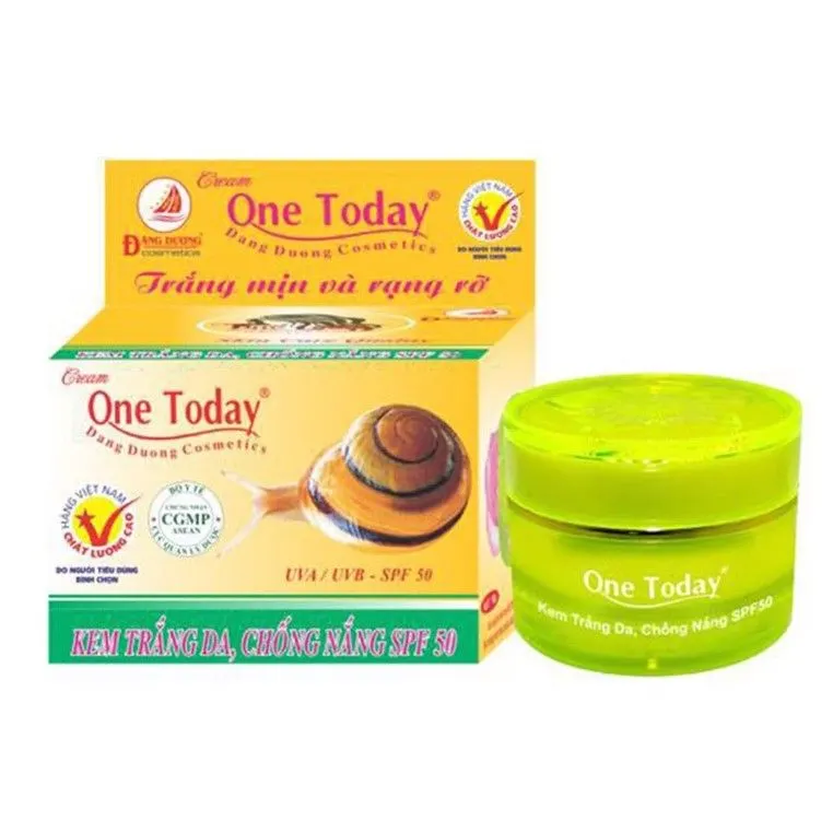 https://cdn.medigoapp.com/product/Kem_trang_da_chong_nang_SPF_50_1_0b9ad5715f.jpg