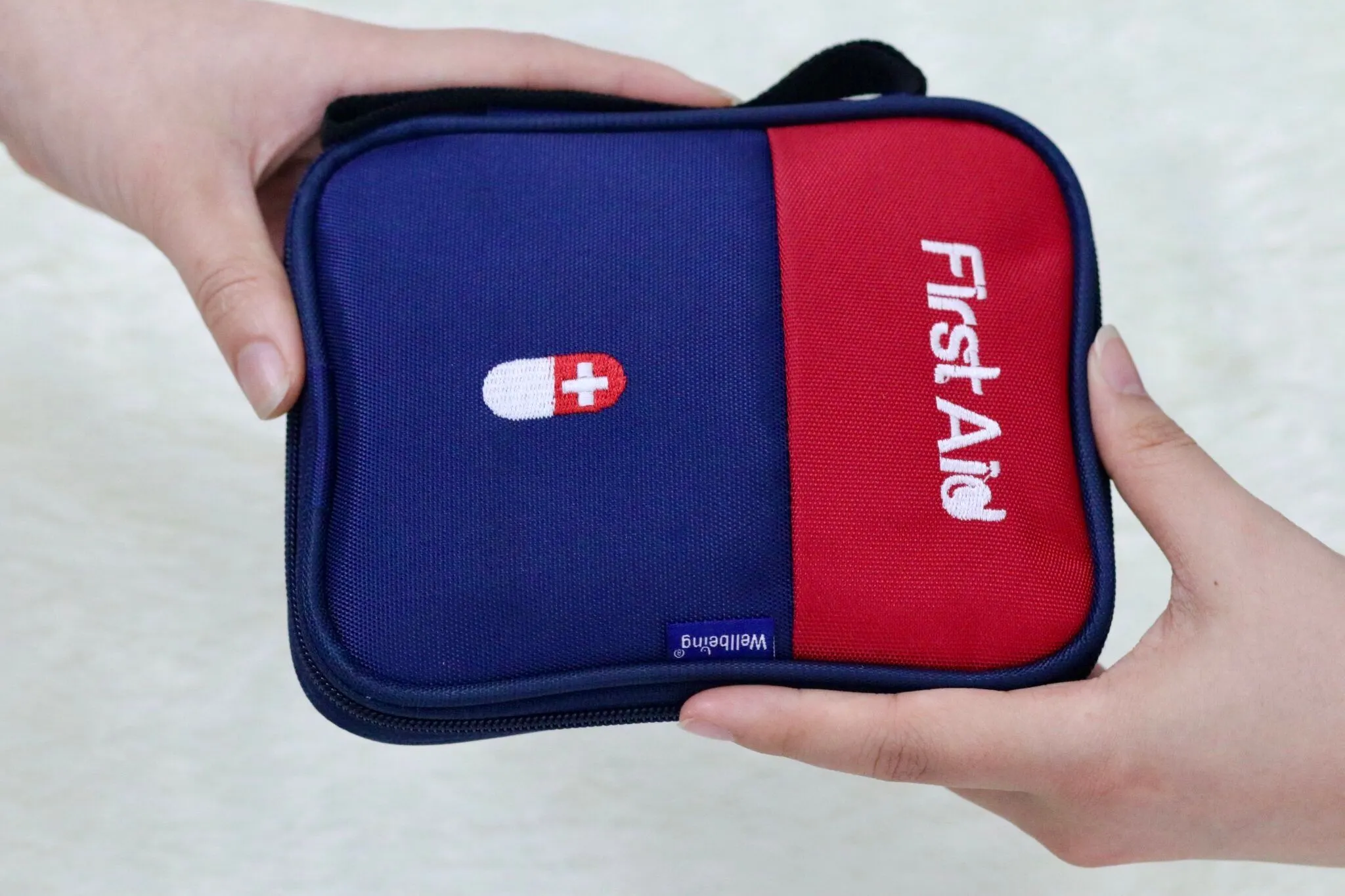 https://cdn.medigoapp.com/product/SAFE_BAG_MINI_2_c5f8adb7d0.JPG