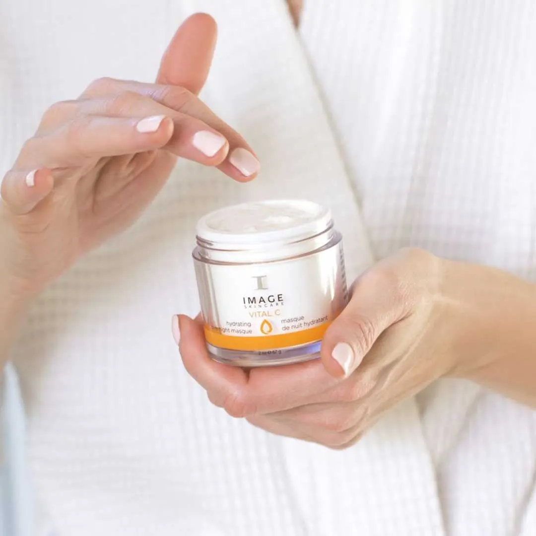 https://cdn.medigoapp.com/product/mat_na_duong_dem_image_vital_c_hydrating_overnight_masque_57g_1_ff8be7cc70.jpeg
