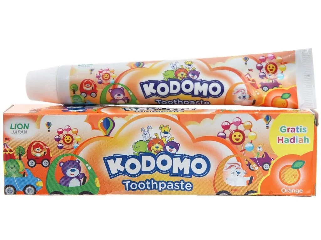 Kem đánh răng trẻ em Kodomo hương cam hộp 1 tuýp 45g