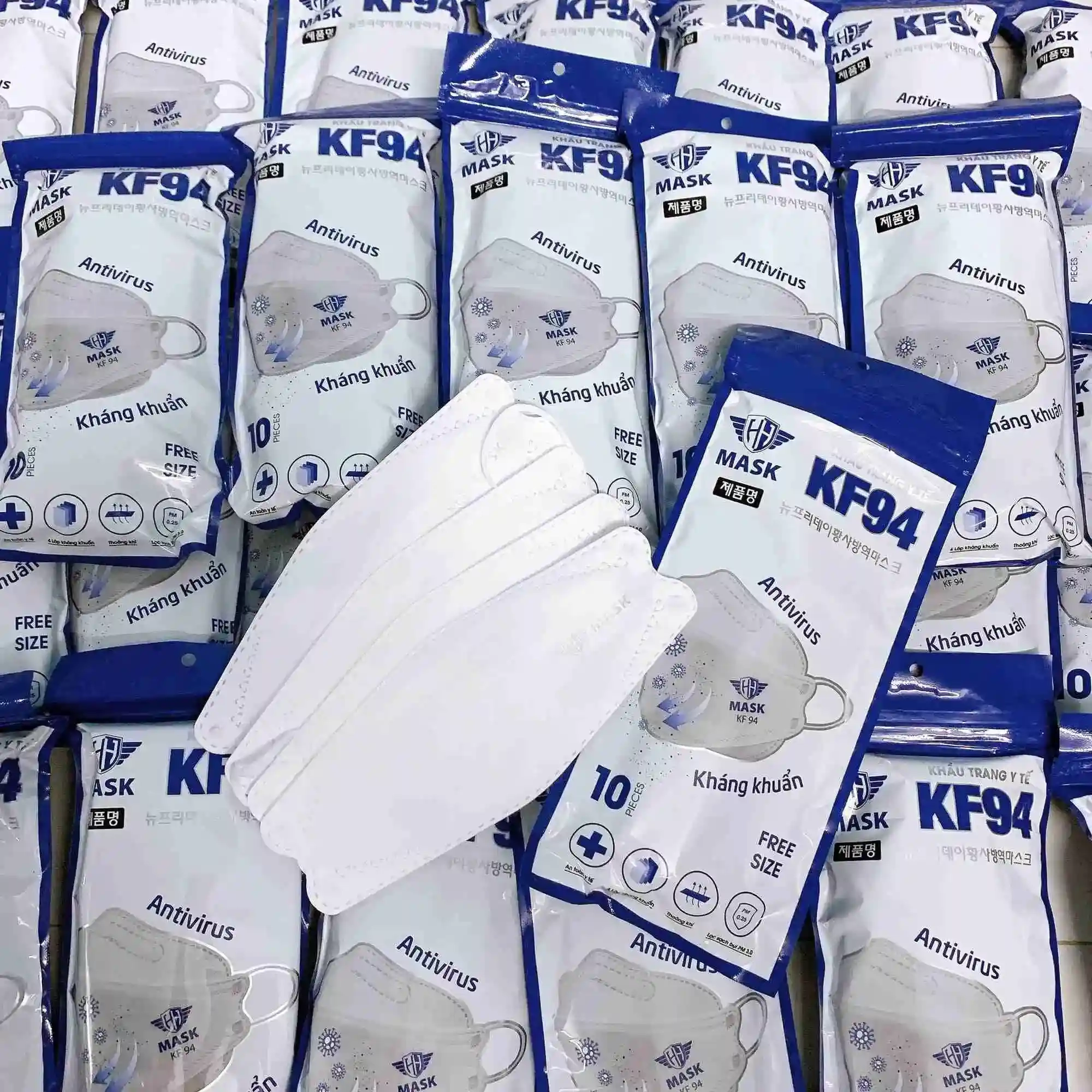 Khẩu trang kháng khuẩn KF94 Huy Hoàng (trắng) gói 10 cái