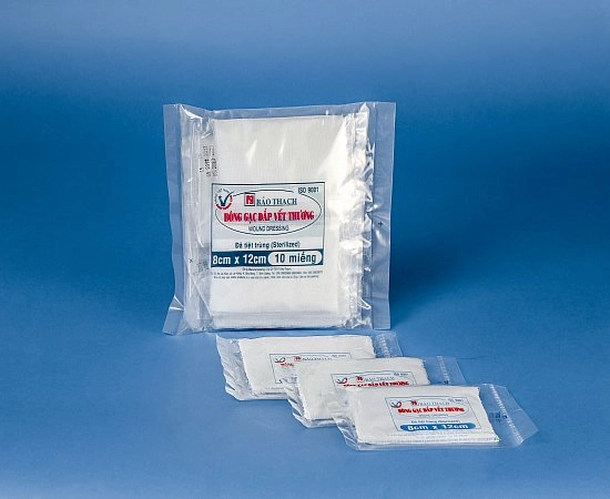Bông gạc đắp vết thương Bảo Thạch gói 10 miếng 8cm x 12cm