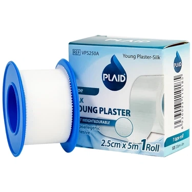 Băng keo cuộn lụa Young Plaster-Silk 2.5cm x 5m hộp 1 cuộn