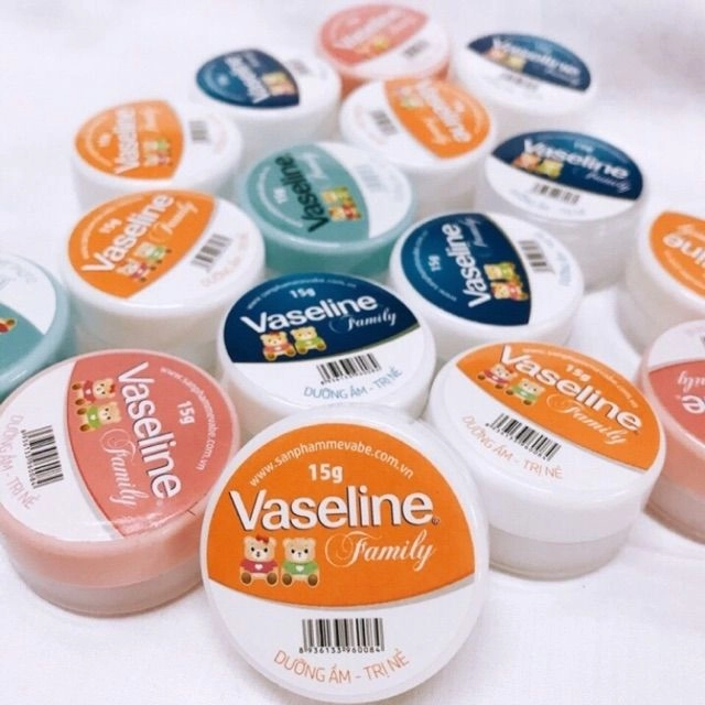 Dưỡng ẩm - Trị nẻ Vaseline Family hộp 15 g
