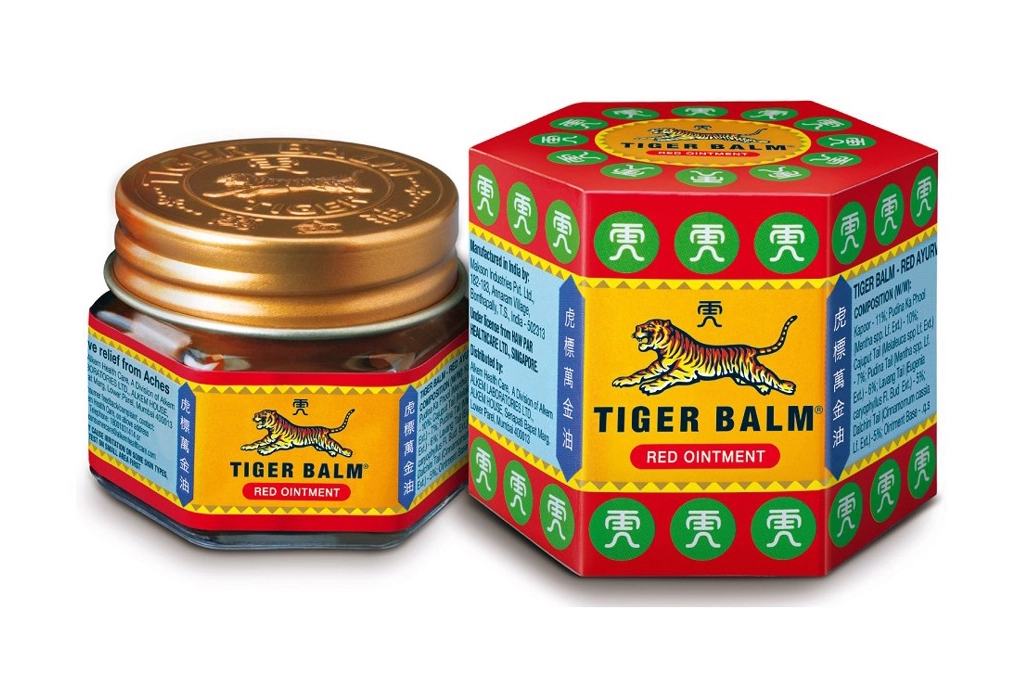 Dầu cù là con hổ đỏ Tiger Balm Red Ointment lọ 19,4g
