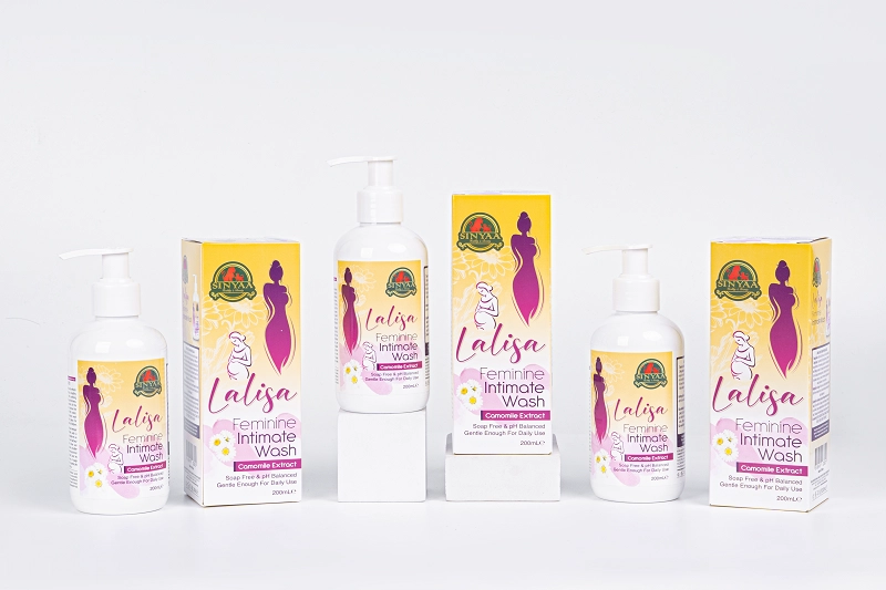 Hỗ trợ làm sạch vùng kín dung dịch vệ sinh phụ khoa Lailia hộp 1 Chai x 200ml