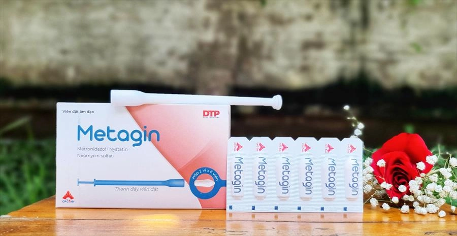 Viên đặt âm đạo Metagin hộp 2 vỉ x 6 viên