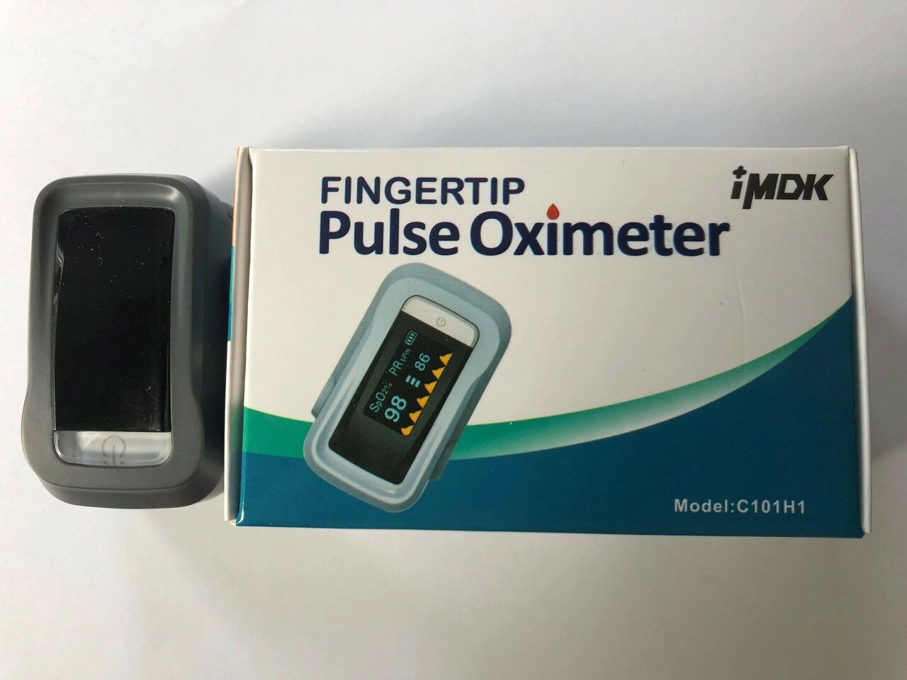 Máy đo nồng độ Oxy trong máu SPO2 Fingertip Pulse Oximeter iMDK C101H1 hộp 1 cái