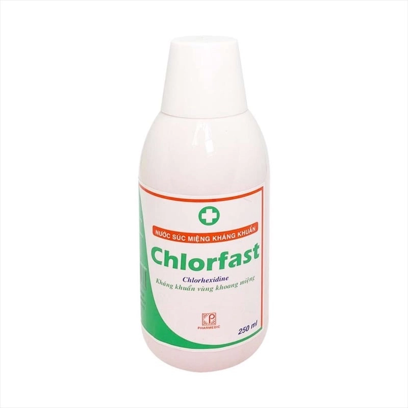 Nước súc miệng kháng khuẩn Chlorfast chai 250ml