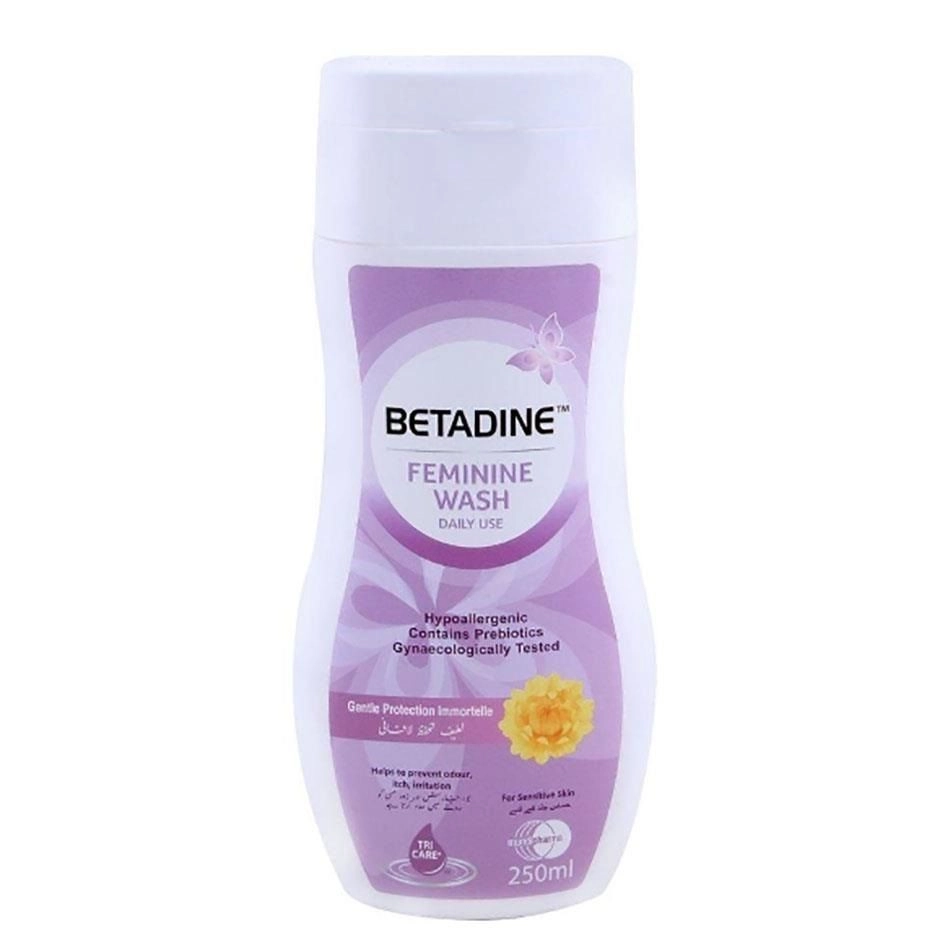 Dung dịch vệ sinh phụ nữ Betadine Feminine Wash Gentle Protection (tím) chai 250ml