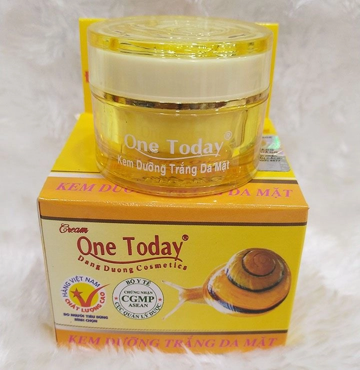 Kem dưỡng trắng da mặt Ốc Sên One Today hộp 1 lọ 9g