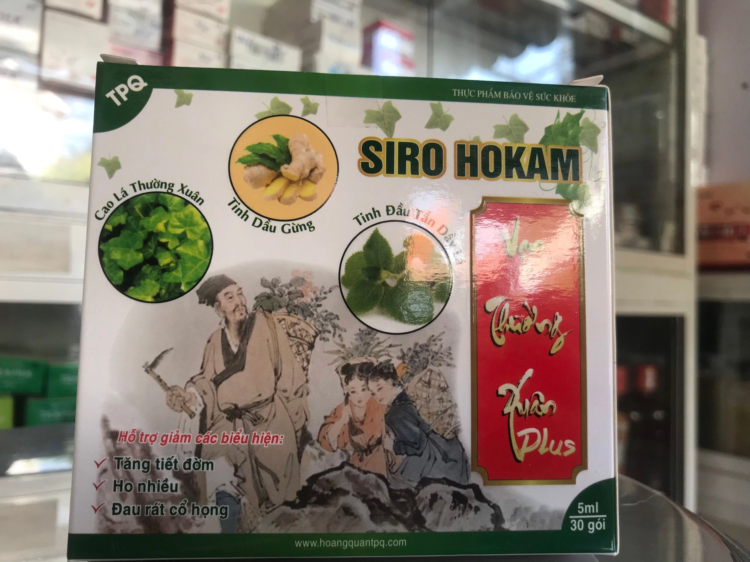 Hỗ trợ giảm tiết đờm, ho nhiều, đau rát họng Siro HOKAM Vạn Thường Xuân Plus hộp 30 gói x 5ml