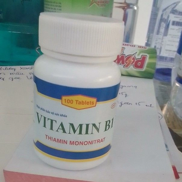 Viên uống bổ sung Vitamin B1 Thiamin Mononitrat (Đại Uy) lọ 100 viên nén