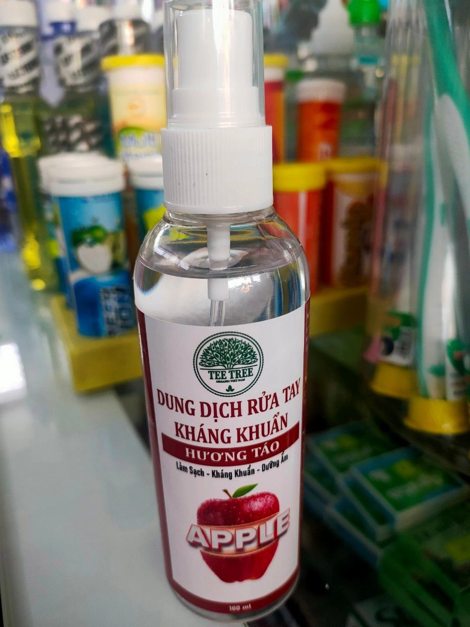 Dung dịch rửa tay kháng khuẩn TEE TREE HƯƠNG TÁO chai 100ml
